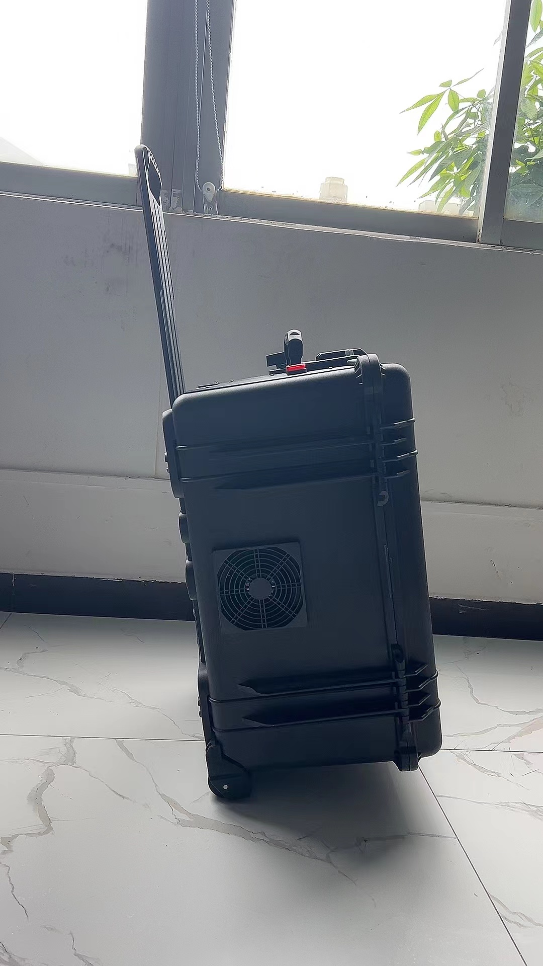 新华手拉箱型移动通信干扰器